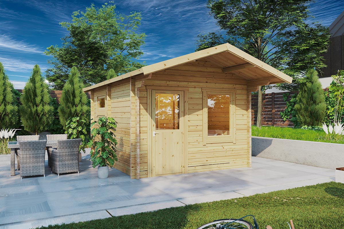 Außensauna aus Holz im Garten