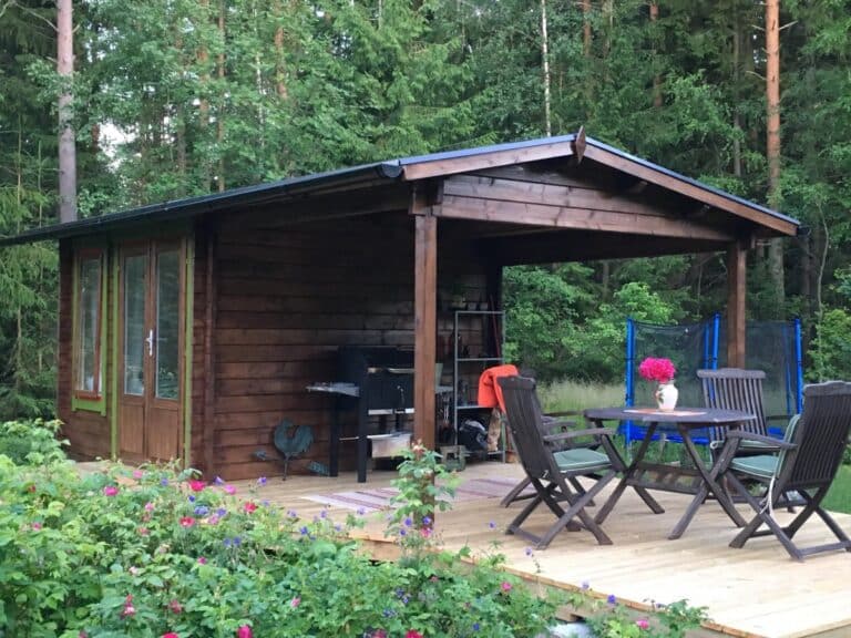 Gartenhaus mit Sonnendach Nora D 9m² / 44mm / 3x3