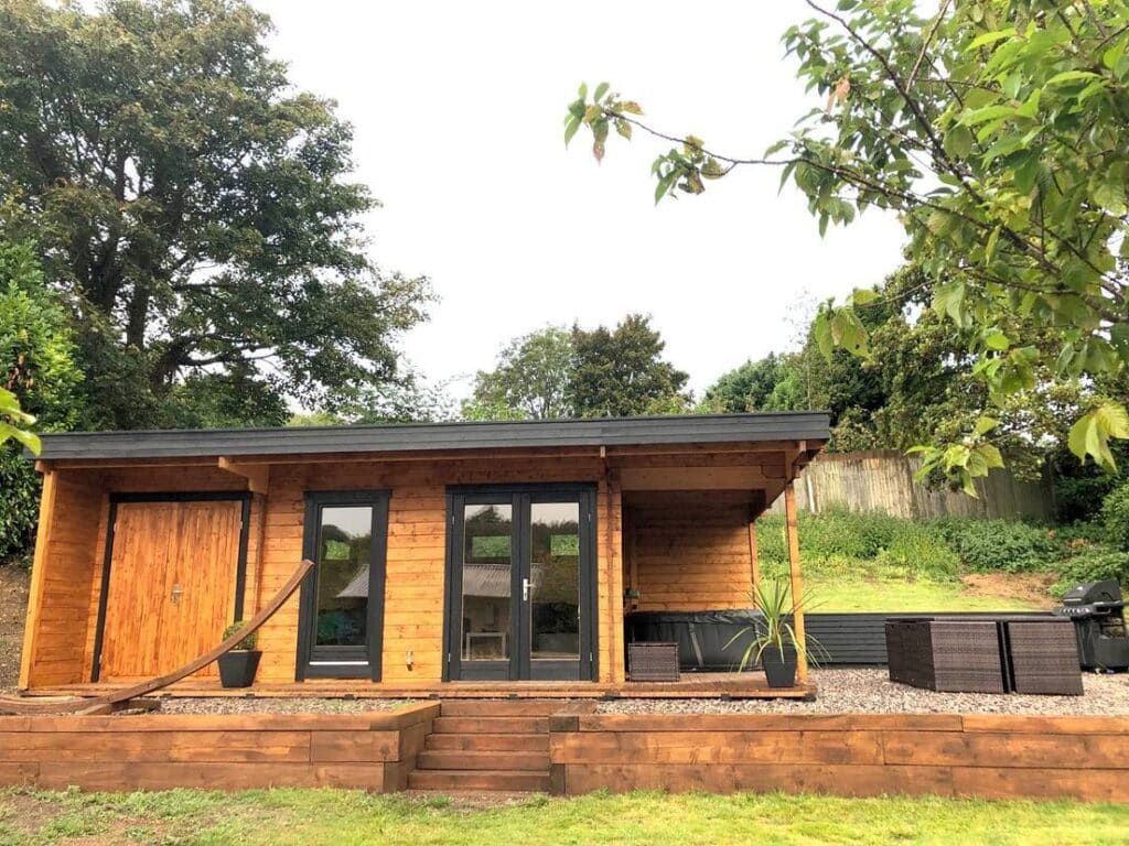 Gartenhaus „Hansa Lounge XXL” 22m2 | 44mm | 5x8m G0163-11