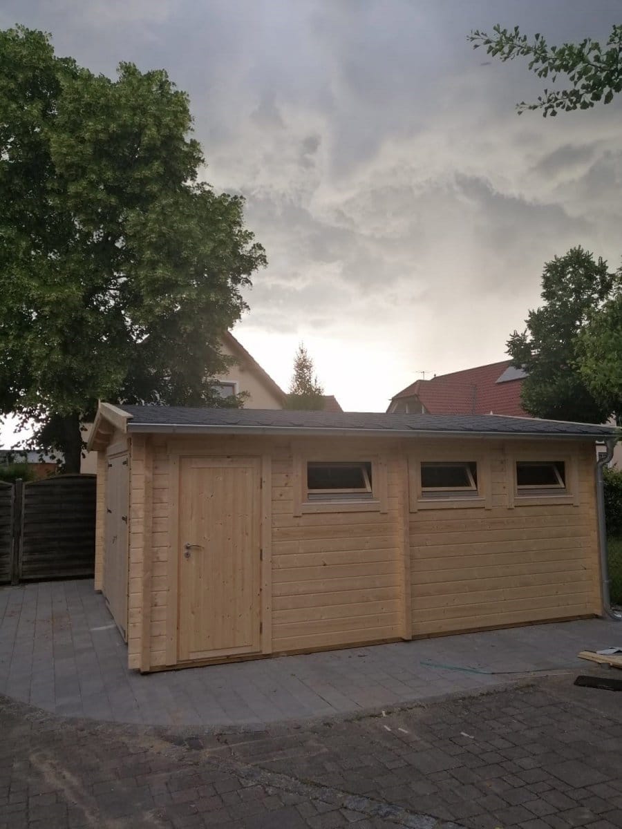 Große Holzgarage Hansa B mit Doppeltür