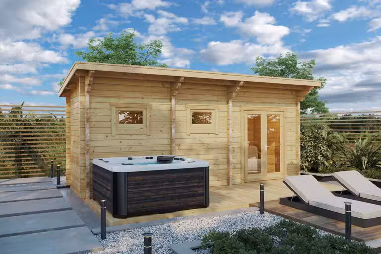Gartensauna mit Freizeitbereich und Whirlpool