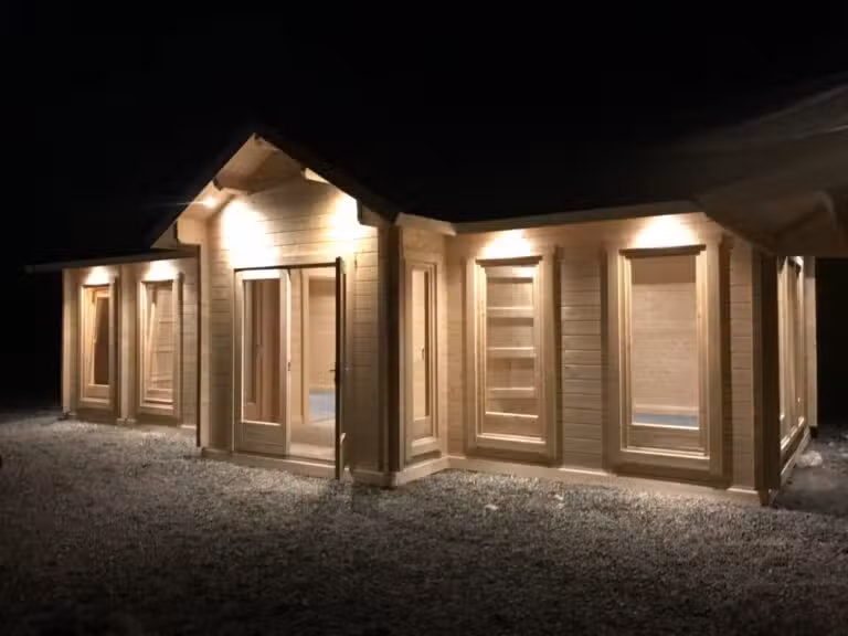 Holzhaus mit 70 mm Wandstärke als Bürogebäude