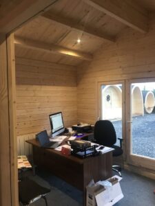 Holzhaus mit 70 mm Wandstärke als Bürogebäude