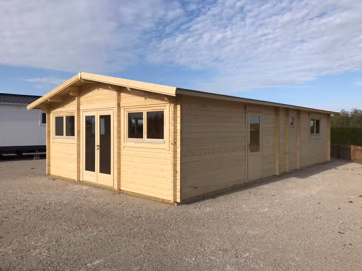 Großes Holzhaus Valencia mit zwei Schlafzimmern 60m2 11 x 6 m 70mm
