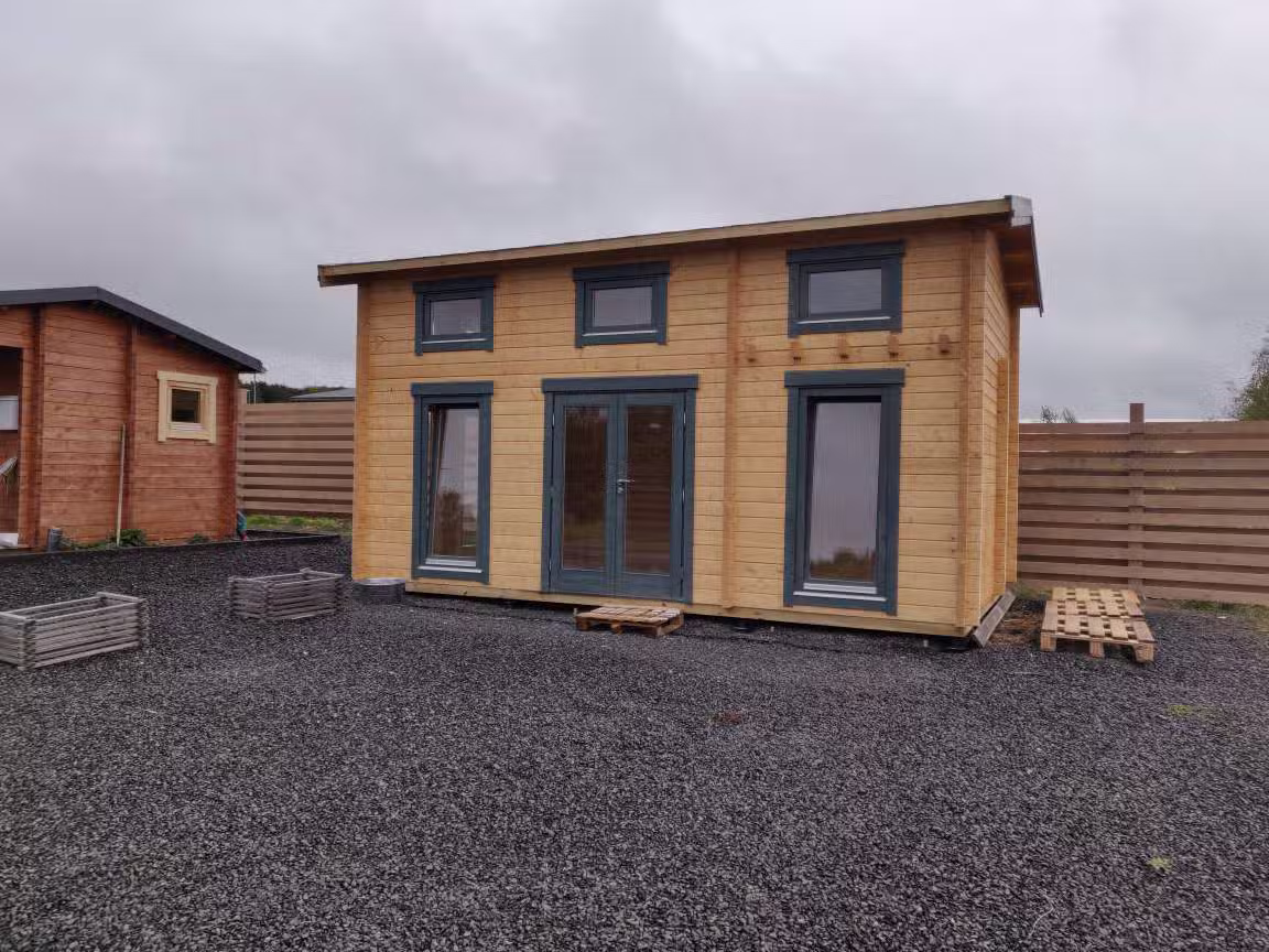 Blockhaus mit Schlafboden “Schweden B” 6x4m | Großes Ferienhaus 4x6m | Blockhaus | Blockbohlenhaus | Ferienhaus kaufen mit Schlafboden