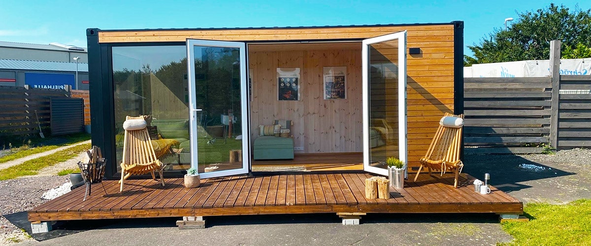 Ein kleines Gartenhaus kann auch im Winter genutzt werden