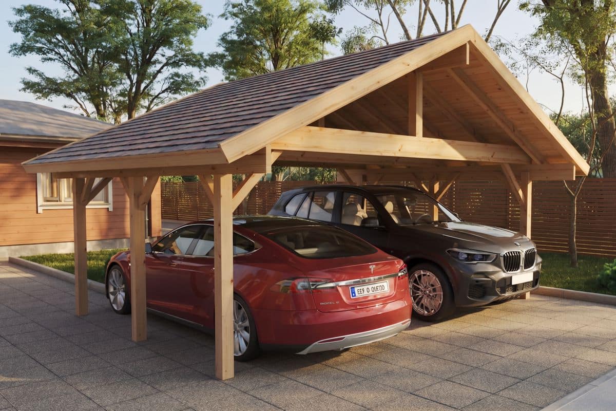 Doppelcarport aus Holz – für zwei Autos