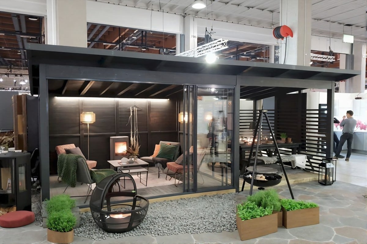 Modernes Gartenhaus mit Terrasse 7x3m