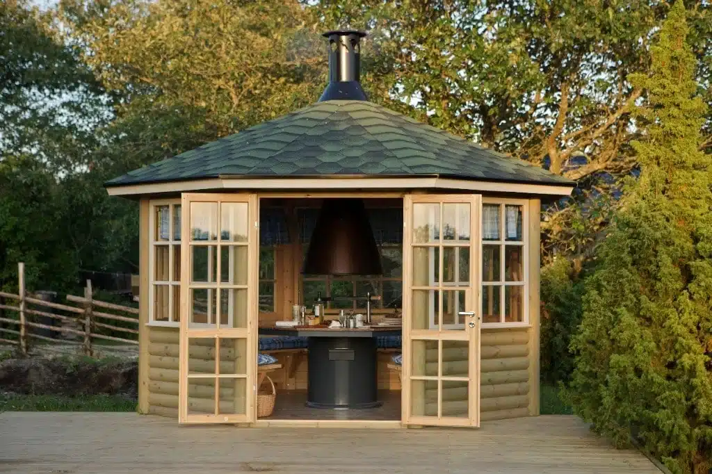 Grillhütte im Garten